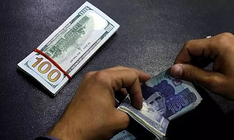 Pakistan at high risk of currency crisis