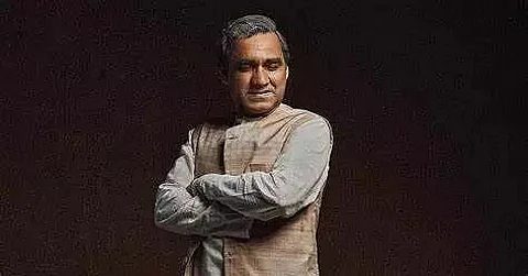 Pankaj Tripathi's first look from Main Atal Hoon sets the tone for a compelling biopic