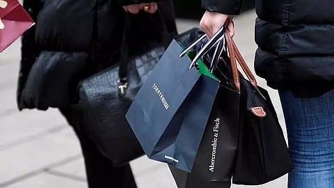 Record spending expected as Australians usher in post-Christmas shopping
