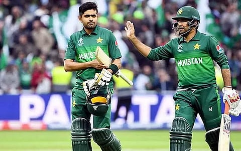 Babar Azam, Sarfaraz shine as Pakistan put 317/5 on day I