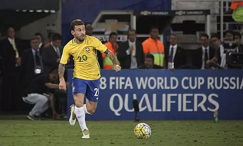 Ex-Brazil Midfielder Lima Rejoins Santos