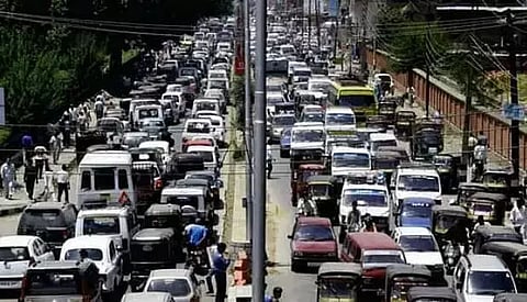 Traffic Congestion Leads To People Spending 59 Minutes To Commute One Way To Work In 2023: Report