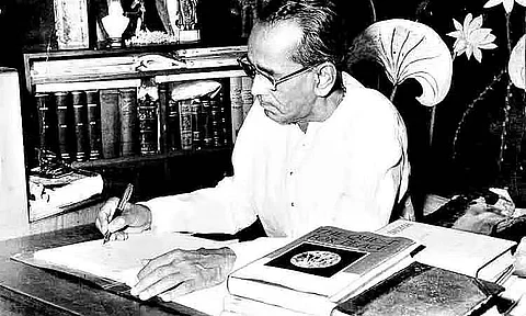 Tarasankar Bandyopadhyay: The Immortal Chronicler of Village Life Dr Ratan Bhattacharjee
