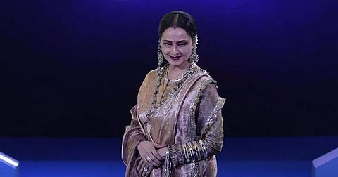 Legendary Rekha makes heads turn, jokes with paparazzi