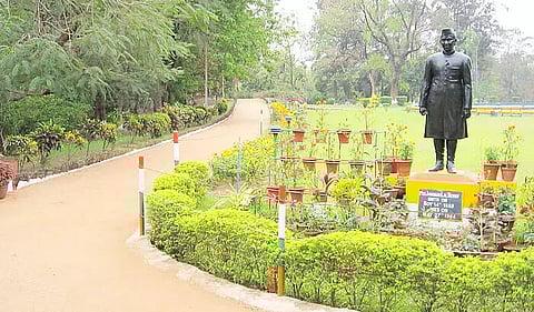 Resentment among people over non-completion of Nehru Park renovation project