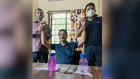 Assam Government Official Caught Red-Handed Taking A Bribe