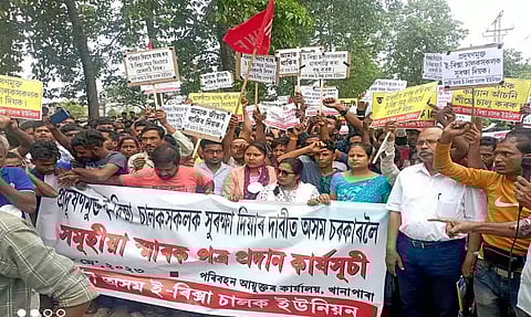 All Assam E-Rickshaw Drivers Union stage protest against harassment at Khanapara