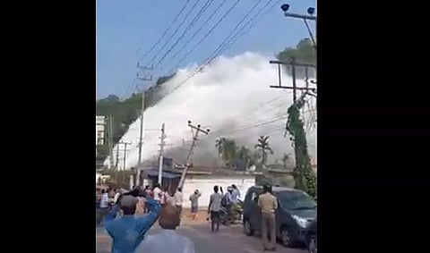 Guwahati Water Supply Pipe Bursts, Leaving 1 Dead and Many Injured.