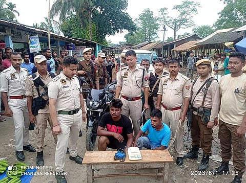 In a joint operation two drug peddlers held from Itakhola weekly market