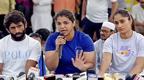 Wrestlers Sakshi Malik, Bajrang Punia Denies Reports of Withdrawing Protest