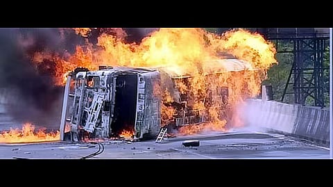 Maharashtra: Four Charred to Death, 3 Critical in Tanker Fire on Mumbai-Pune Expressway