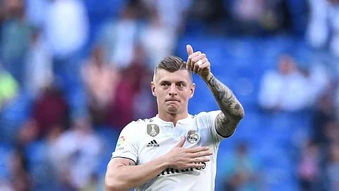 Toni Kroos signs new Real Madrid contract, which will keep him at the club through June 2024