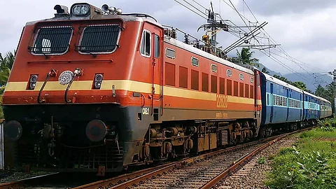 Passengers served non-veg food on Gatimaan Express; IRCTC suspends employee