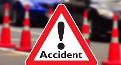 Bus hits vehicle in Kahilipara area of Guwahati