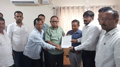 AASU delegation meets Bodoland University Registrar over medium row