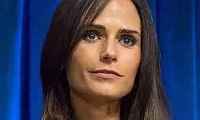 Jordana Brewster recounts how she opposed Hollywood’s beauty standards