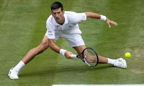 Novak Djokovic eyes No. 24; Iga Swiatek leads women’s draw