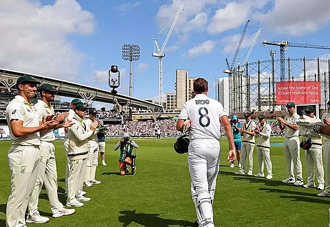 Retiring Stuart Broad receives guard of honour