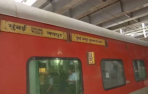 Maharastra: RPF Constable Shoots Officer and 3 Others in Moving Train