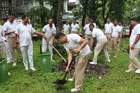 Assam: CRPF jawans participate in cleanliness drive in Dibrugarh