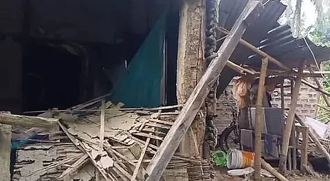 Assam: Wild Elephants Damage Houses in Bihali