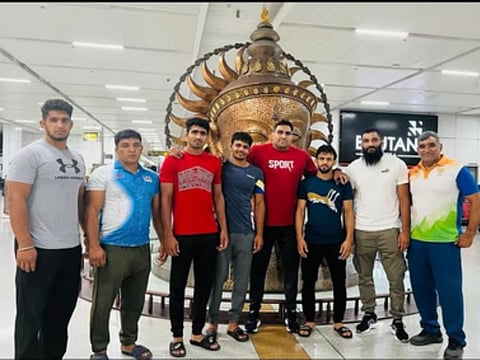 Ministry sends Hangzhou-bound Greco-Roman wrestlers to Romania