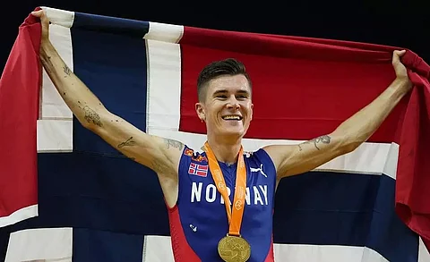 Jakob Ingebrigtsen of Norway wins 5,000m at World Athletics Championships