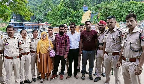 Special Task Force, Assam foil gold smuggling bid, nab 4