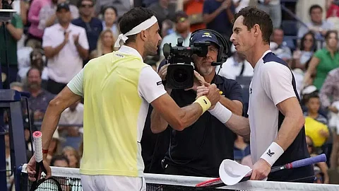 Murray advances at Zhuhai; Bublik loses in Chengdu