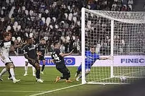 Juventus move up to second goal secured a 1-0 victory over 10-man Lecce