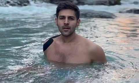 Kartik Aaryan takes ice bath in Kashmir river