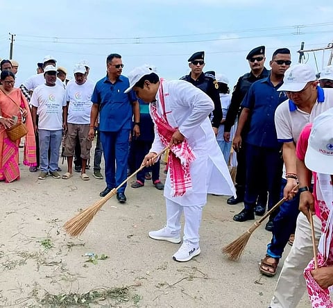 Union Minister Sarbananda Sonowal joins ‘Swachhata Hi Sewa’ drive in Dibrugarh