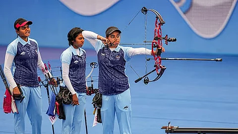 Indian archers strike compound archery Golds