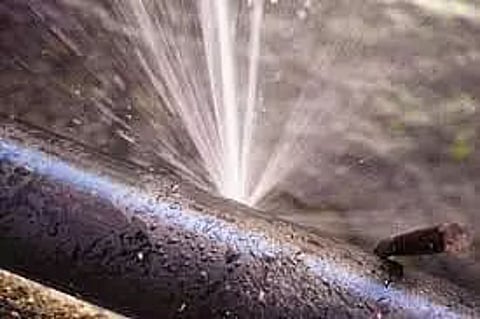 Guwahati: Leak in water supply pipe triggers traffic chaos in Hatigarh