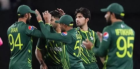 South Africa edge Pakistan in thriller