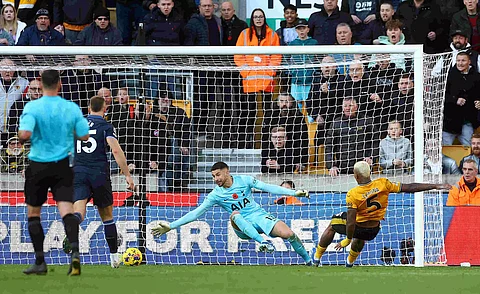 Wolverhampton Wanderers stun Tottenham Hotspur with two stoppage-time goals