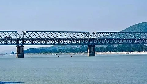 Assam: Unattended car on Saraighat Bridge