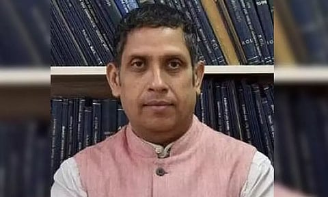 ‘Tharoor’s shoes impossibly large to fill’: Praveen Chakravarty