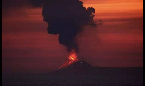 Massive volcanic eruption on Flores island  in Indonesia, authorities issue red alert
