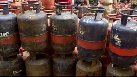 New Delhi: Jet Fuel Sees Second Price Cut, Commercial LPG Rises by Rs 21