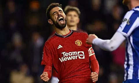 Diogo Dalot’s strike, Bruno Fernandes’ penalty send Manchester United into fourth round