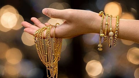 Gold futures surge as global prices hit new high