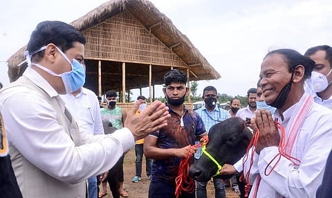 Assam CM Sarbananda Sonowal visits Borpukhuri Farm