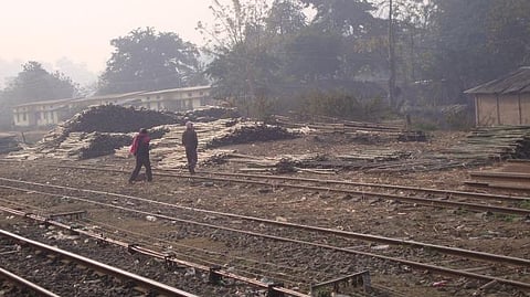 Protest by students of Homeopathic College continues