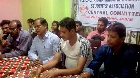 Three smugglers bbed with 18 gecko lizards