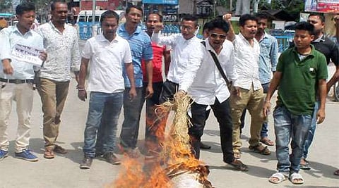 AJYCP burns effigy of Asom Satra Mahasabha