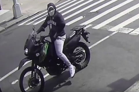 গুলীচালনাত দুজনৰ মৃত্যু