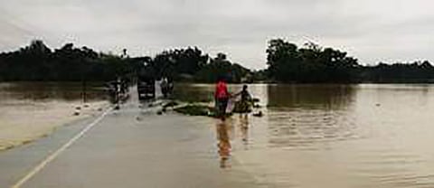 হাইলাকান্দি জেলায় বন্যার কবলে প্ৰায় ৬০ হাজার মানুষ