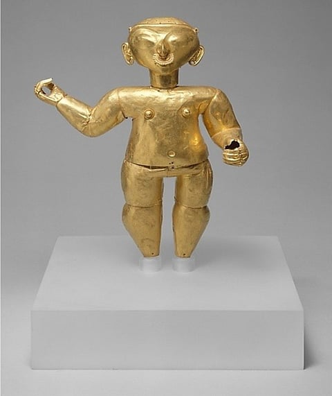 One held for selling fake gold statue
