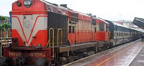 ৰেলযাত্ৰীৰ সুৰক্ষা প্ৰদানৰ দাবী